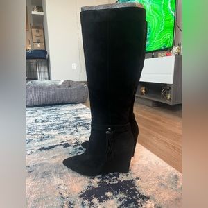 Nine West wedged heel knee high black faux suede boots with side tassel